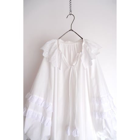chantilly dress / white