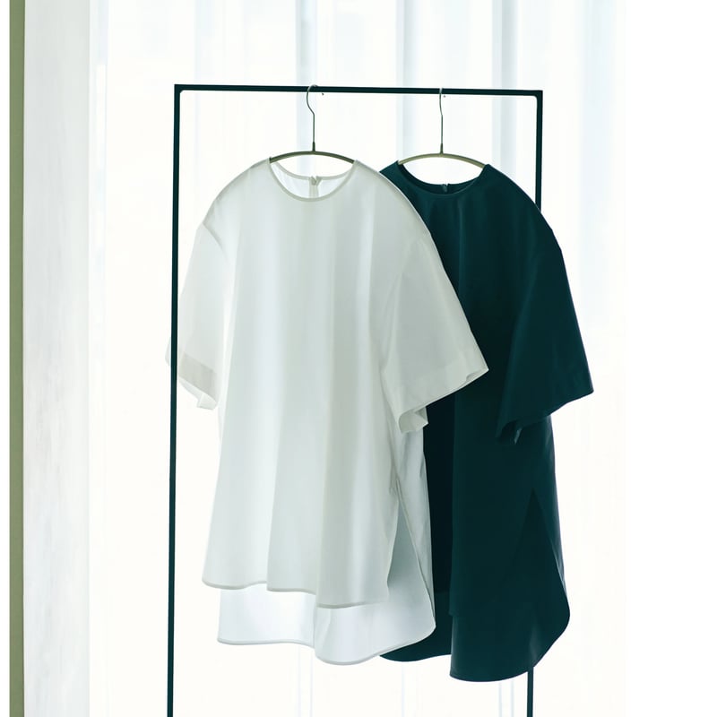 追加販売】山根亜希子さんコラボ・ル フィルのTブラウス＜ホワイト