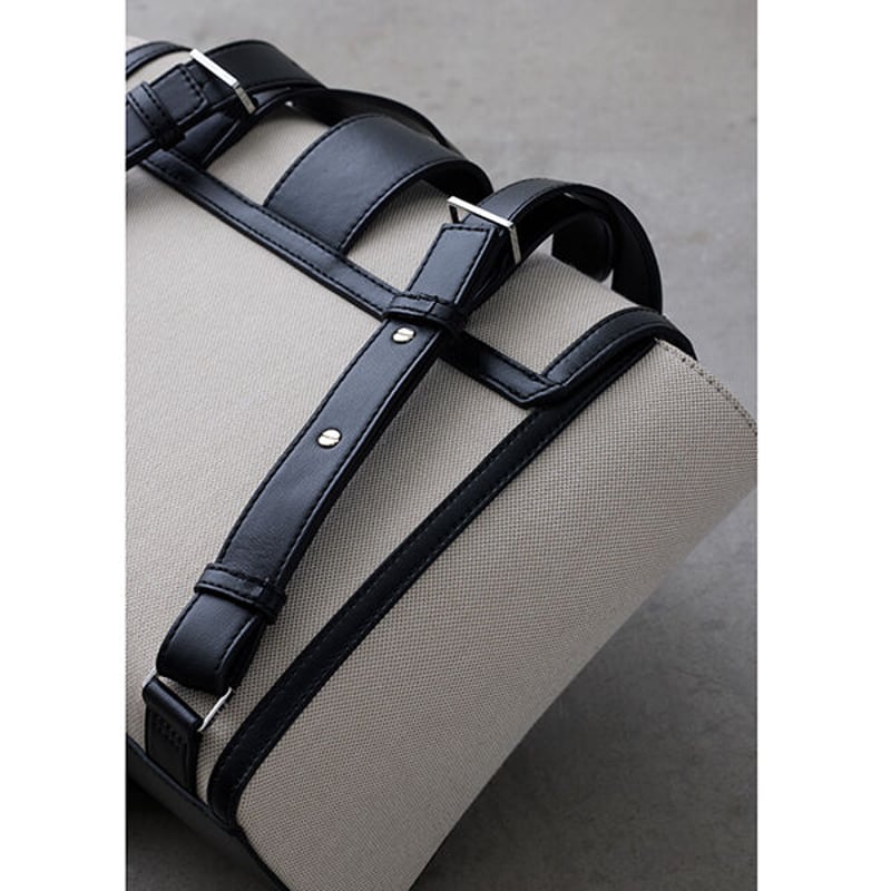 VASIC×ミモレ別注4WAYキャンバスバッグ【期間限定】 | mi-mollet