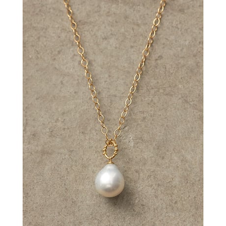 ミモレ別注・ボン マジック白蝶バロックパール一粒ネックレス