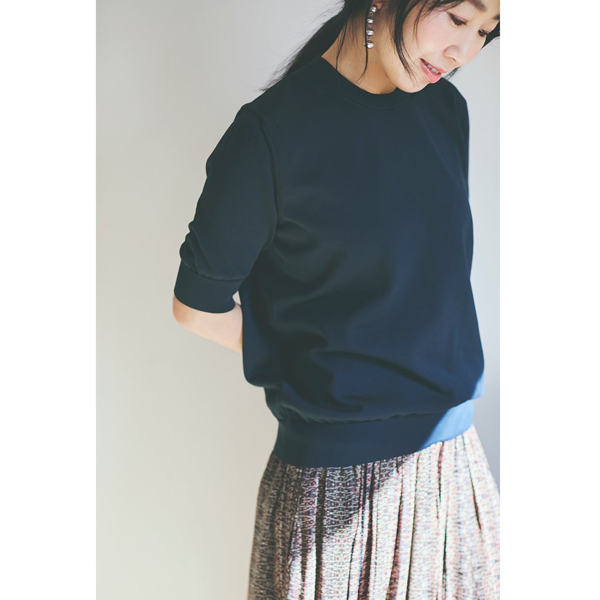 ミモレ別注】スローン 半袖黒ニット【数量限定】 | mi-mollet STORE ミモレ別注】スローン 半袖黒ニット【数量限定】 | mi-mollet STORE