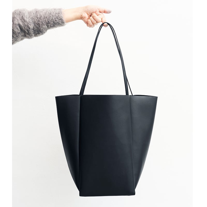 【ミモレ別注】SCUEトートバッグ【期間限定】 ミモレ別注】SCUEトートバッグ 新色アイボリー【期間限定】 | mi