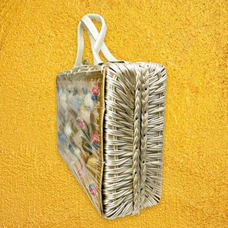 60’s Pastel Seashell Adorned Pearlized Wicker Handbag
