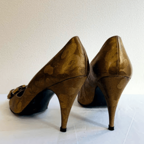 Stuart Weizman Gold Bow Shoes with Rhinestone