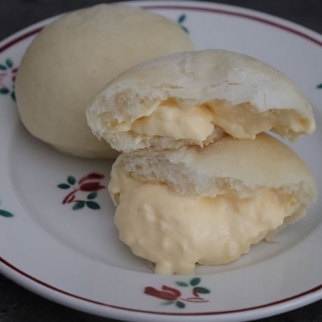冷やしクリームパン＆パインとマカデミアナッツのパン(レシピダウンロード)