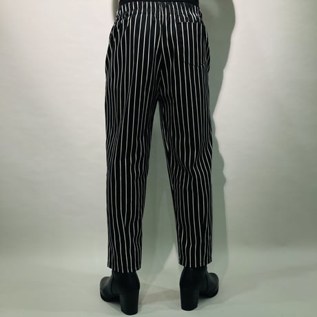 ストライプテーパードパンツ