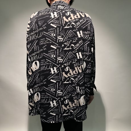 英字総柄シャツ