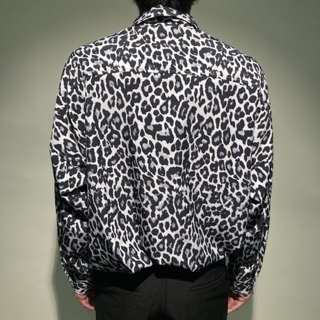 ヒョウ柄シャツ