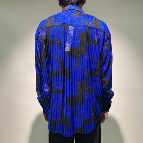 ヘリンボーン編みゴシック柄シャツ