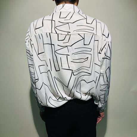 ラビリンス柄シャツ(ホワイト)