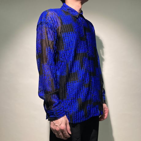 ヘリンボーン編みゴシック柄シャツ