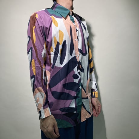 マルチGOMジオメト柄シャツ