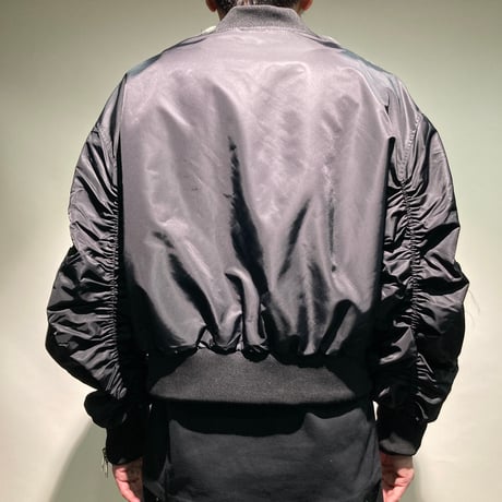 ZIP&シャーリングボンバーブルゾン