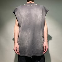 パールクルーネックノースリーブ