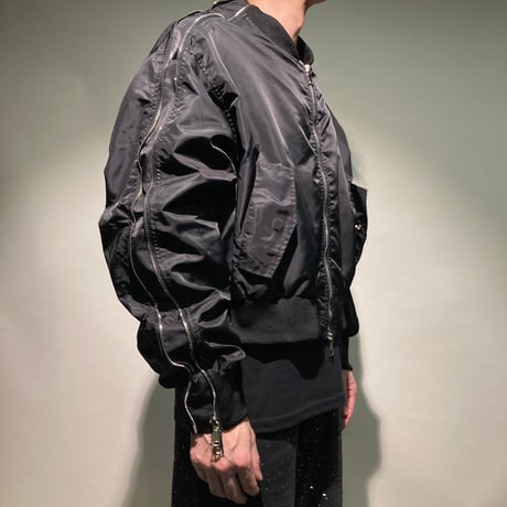 ZIP&シャーリングボンバーブルゾン