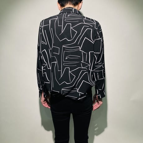 ラビリンス柄シャツ(ブラック)