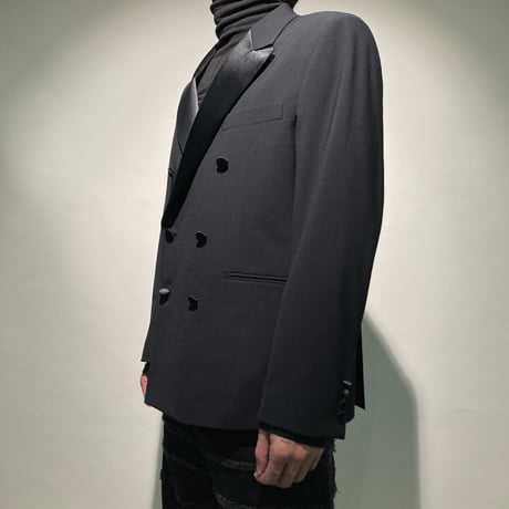 ワイドショルダーサテンラペルダブルジャケット
