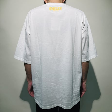 1 ポイントフラワースマイルルーズTEE(ホワイト)