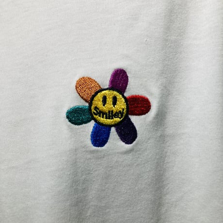 1 ポイントフラワースマイルルーズTEE(ホワイト)