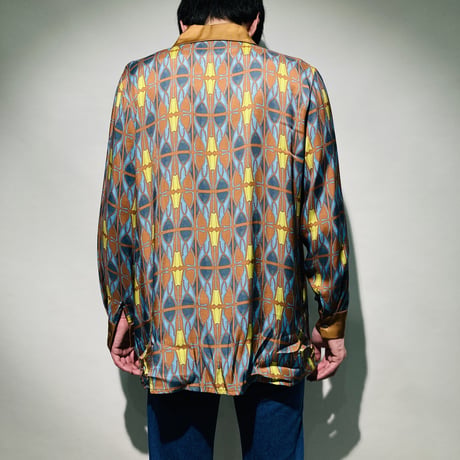 クレリックレトロ総柄シャツ