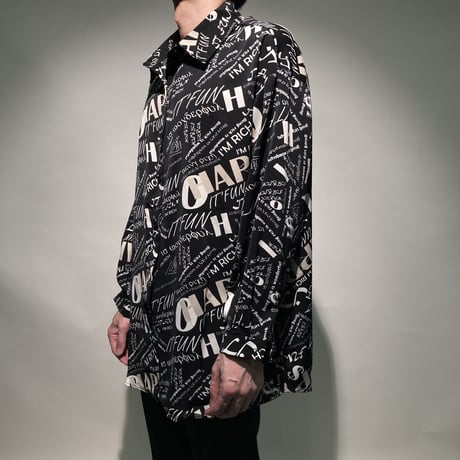 英字総柄シャツ