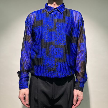 ヘリンボーン編みゴシック柄シャツ