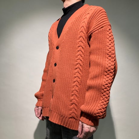 ケーブルカーディガン