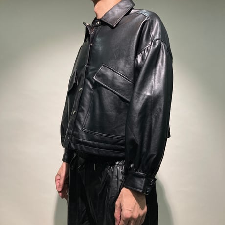 シンセティックレザードルマンショートブルゾン