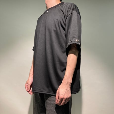 スタッズデザインTEE S/S