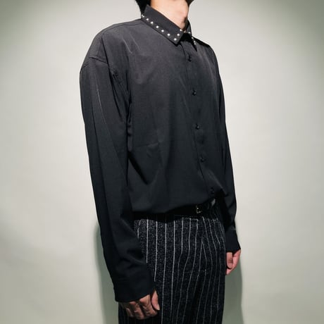 襟スタッズシャツ