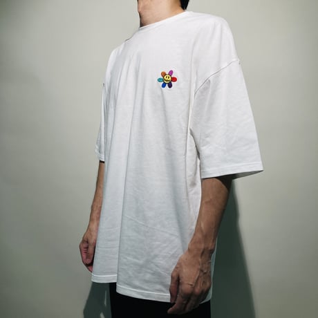 1 ポイントフラワースマイルルーズTEE(ホワイト)