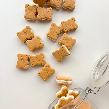 bear biscuit