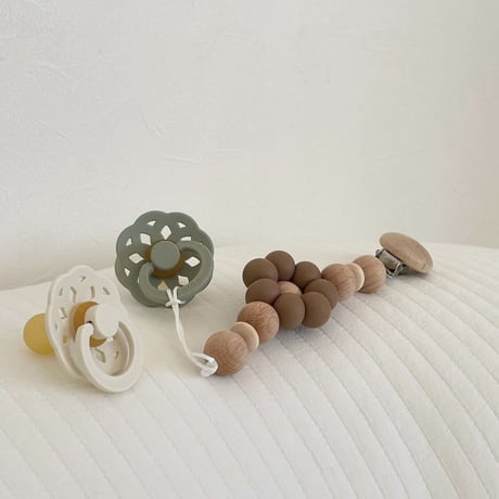 maron chocolate toy holder