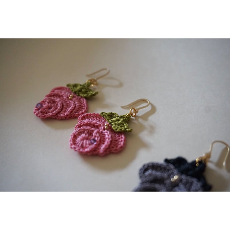 ハンドメイドピアス3053 studio753 /トルコ伝統手芸オヤ 刺繍ピアス | magnolia