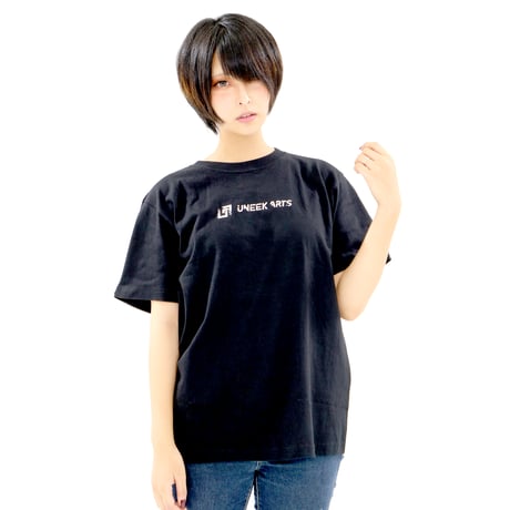 【T-Shirts】UNEEK ARTS logo 刺繍 Tシャツ［BLACK×WHITE］
