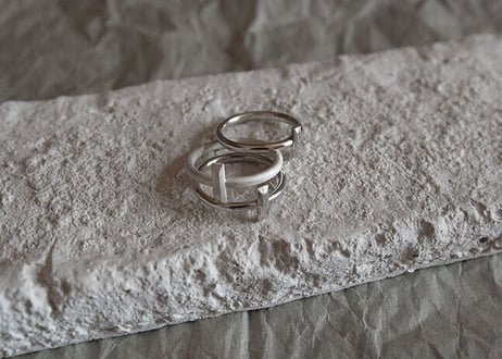 Modest ring