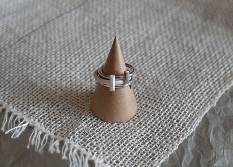 Modest ring