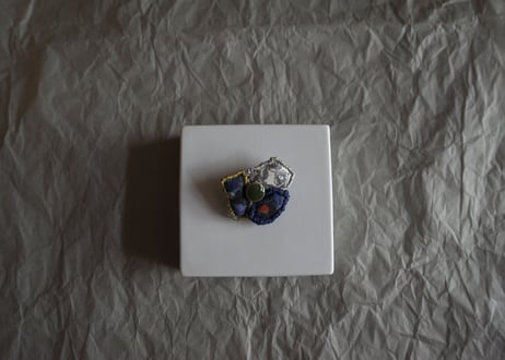 tile&liberty brooch