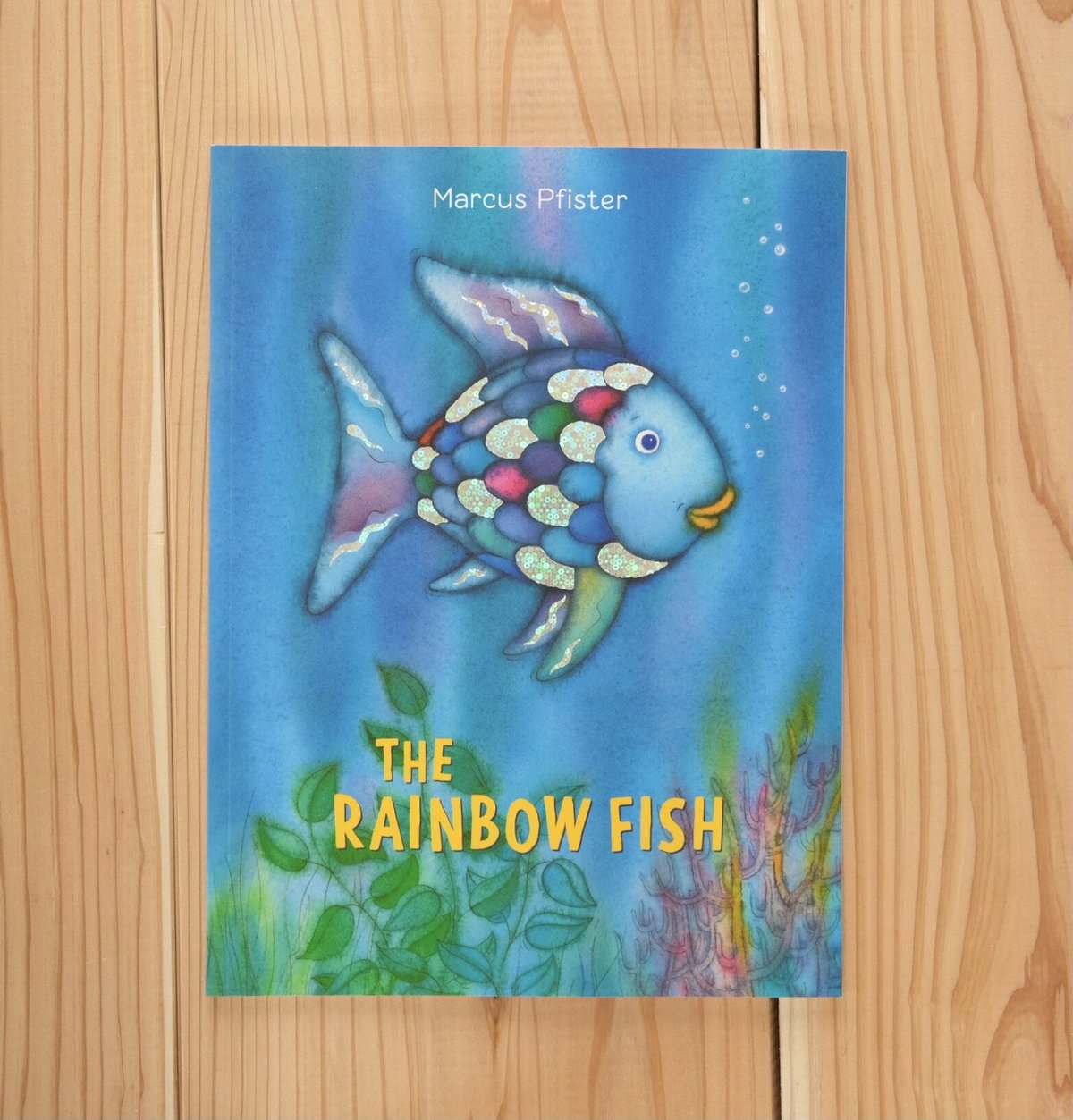 THE RAINBOW FISH ／（邦題）にじいろのさかな | えほんのトコロ