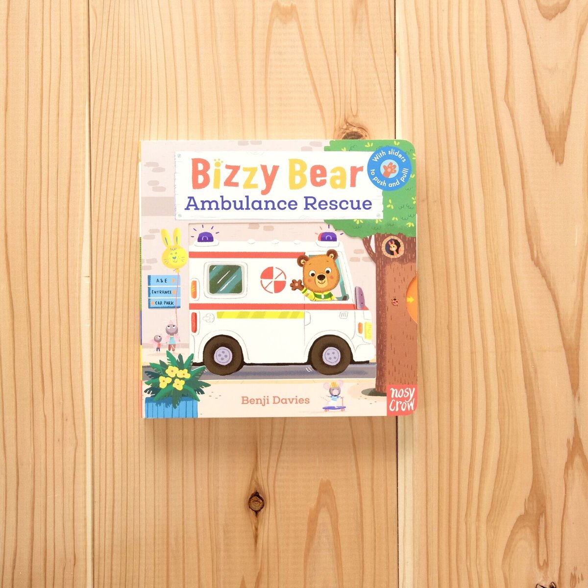 Bizzy Bear Ambulance Rescue | えほんのトコロ