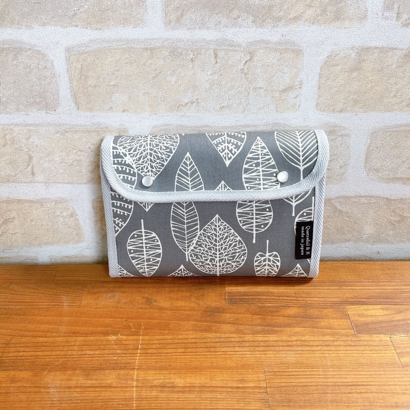 一点限定リーフ ポケット多めの母子手帳ケース2〜3人用 Gray カラフル