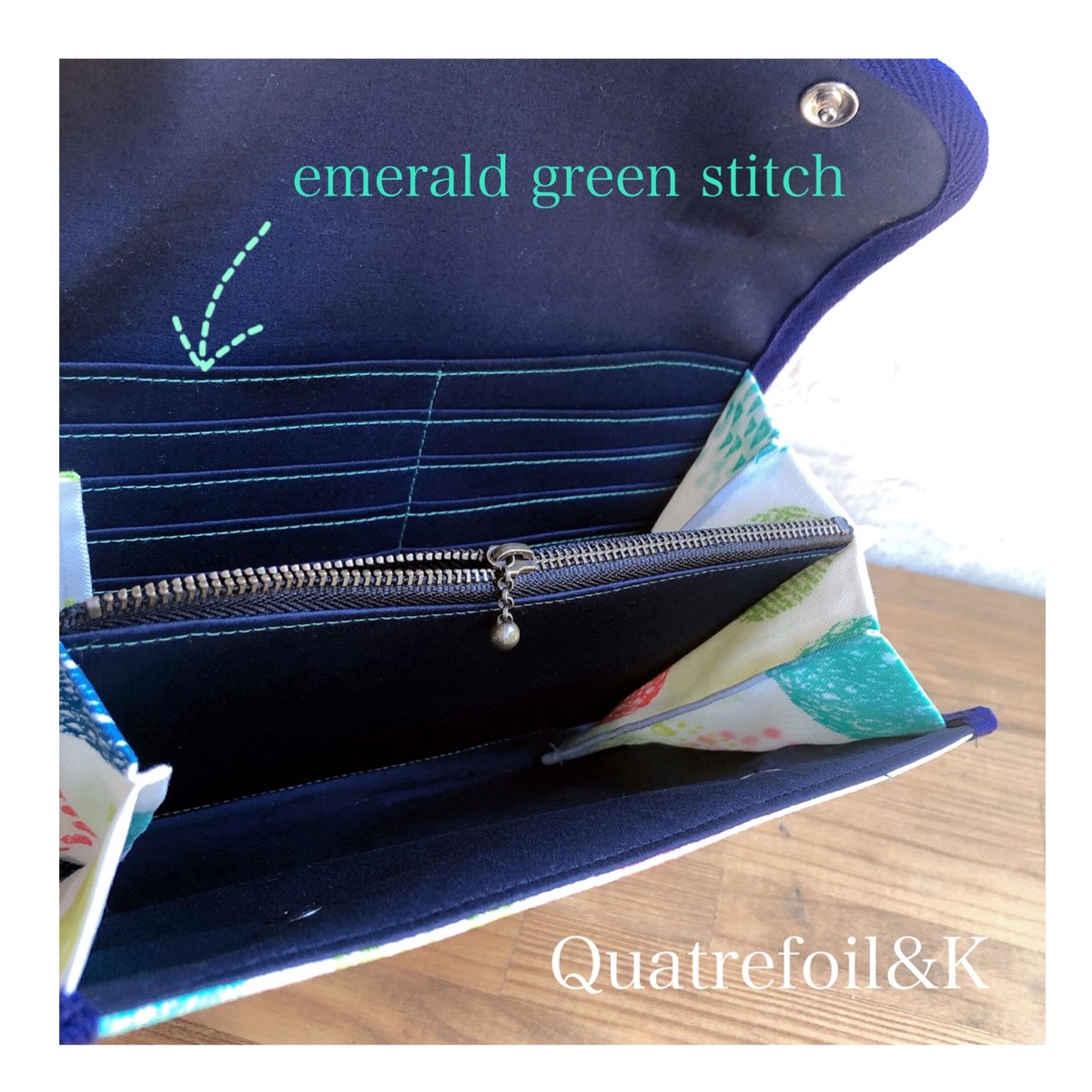 colorfulポッピングドット母子手帳ケース水玉1～2人用 Whiteじゃばら