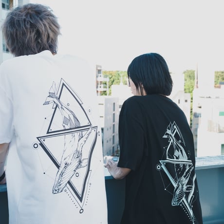 BLVELY Logo T-shirt