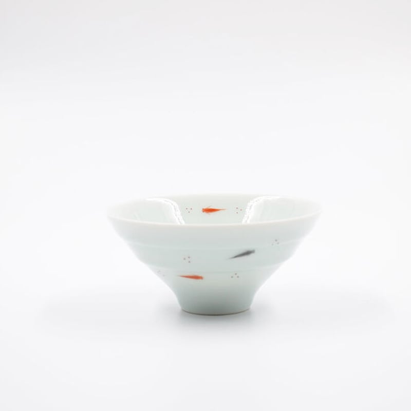 青白磁メダカ平茶碗 | 鍋島 虎仙窯オンラインストア