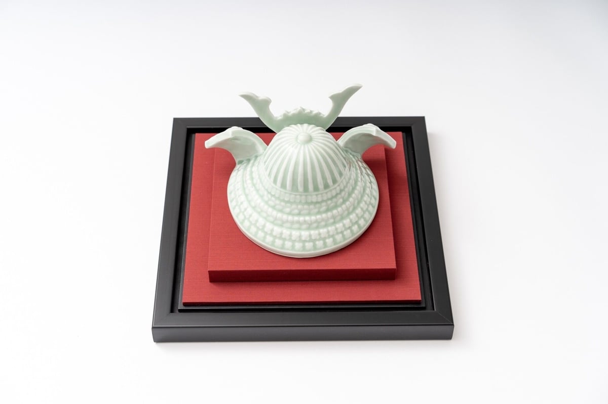 青磁 兜飾り（大） | 鍋島 虎仙窯オンラインストア