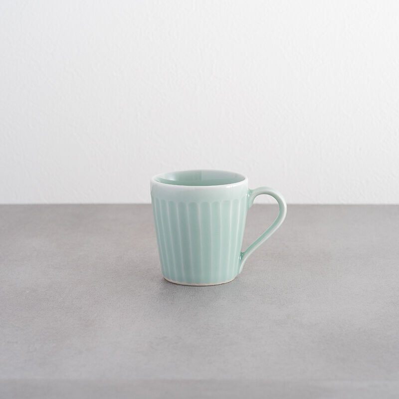 青磁線彫マグカップ | 鍋島 虎仙窯オンラインストア