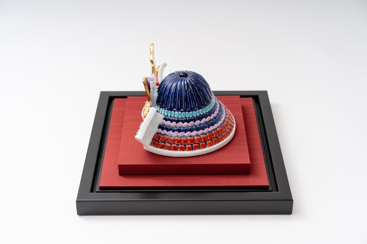 色鍋島 兜飾り（大） | 鍋島 虎仙窯オンラインストア