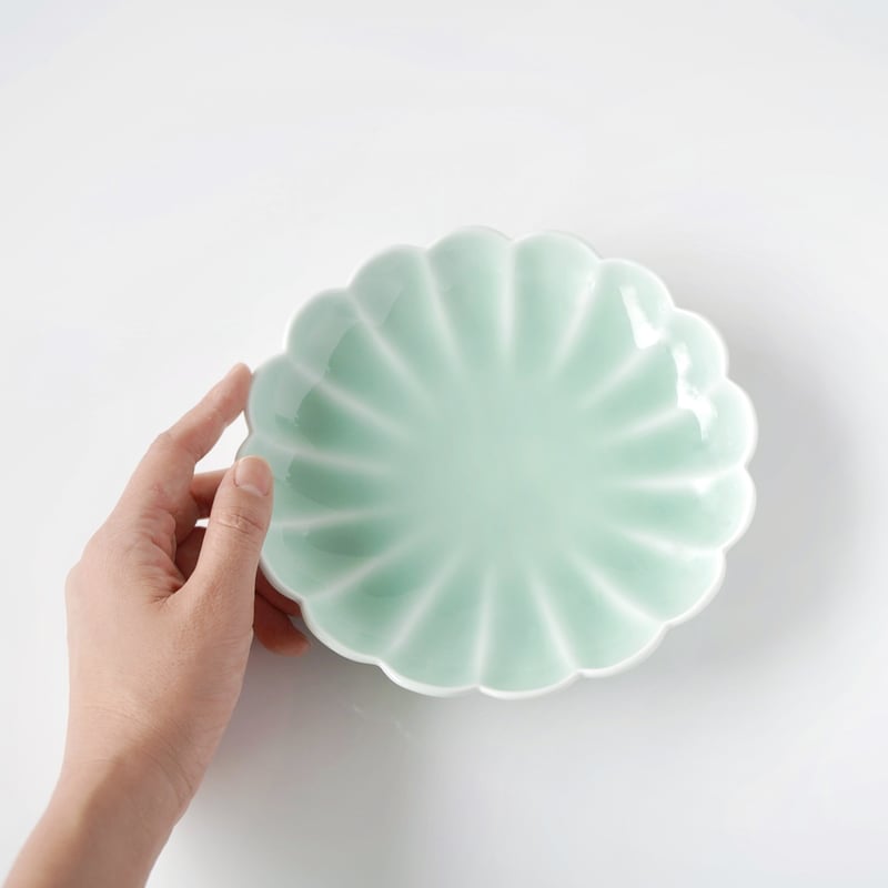 青磁菊6寸皿 | 鍋島 虎仙窯オンラインストア