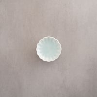 青白磁菊豆皿
