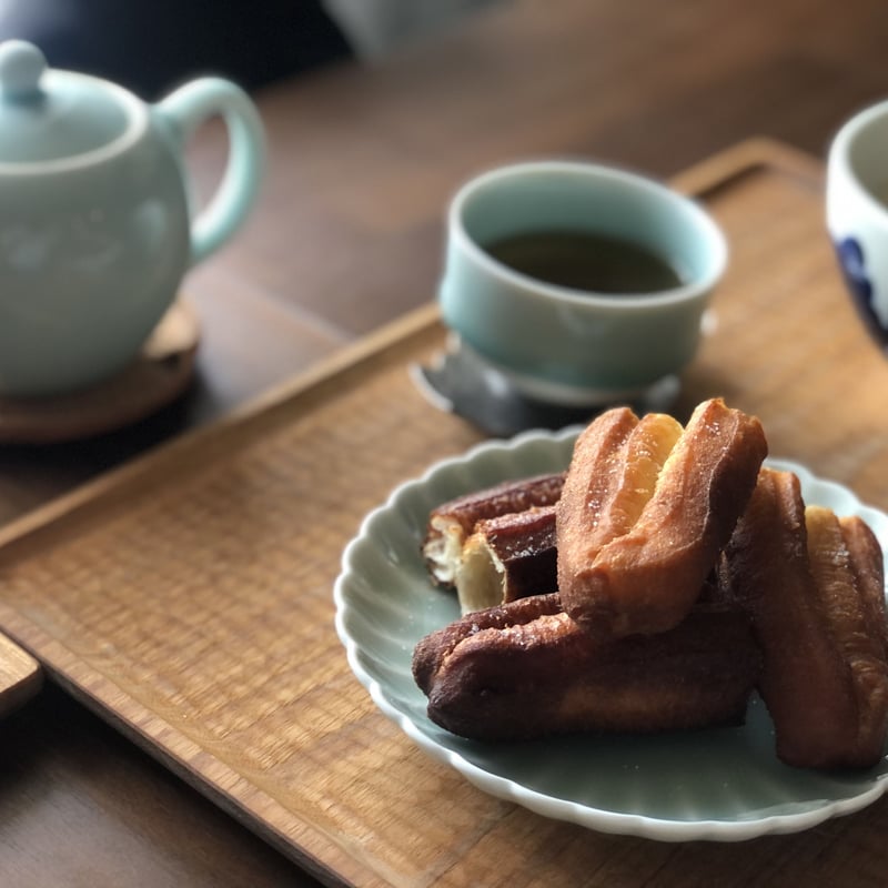 青磁菊32方5寸皿 | 鍋島 虎仙窯オンラインストア